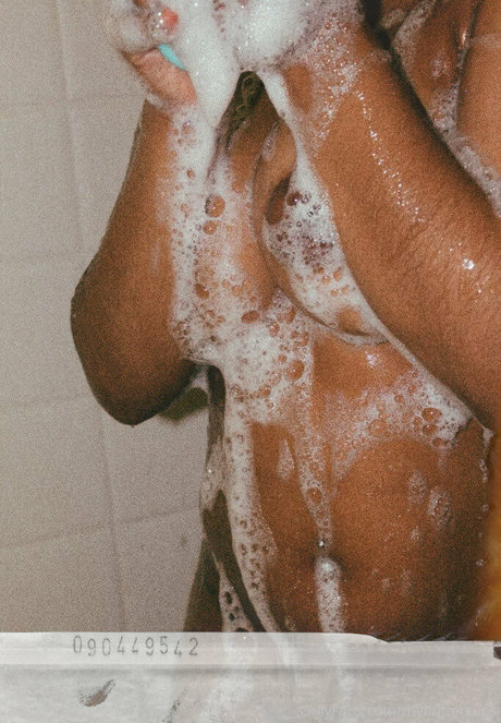 yummymarley sexy model pic