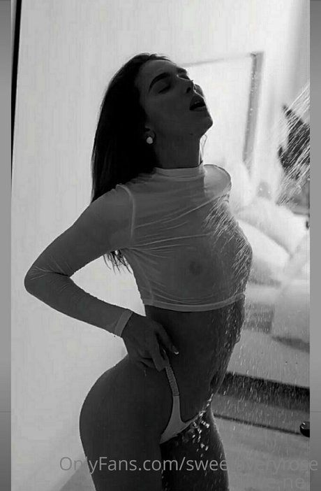 sweetaveryrose nude actress archive