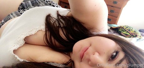 lilycupcakes model erotic photos