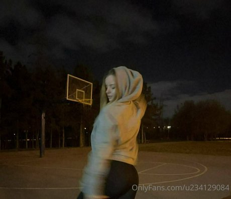 flora belll hd actress picture