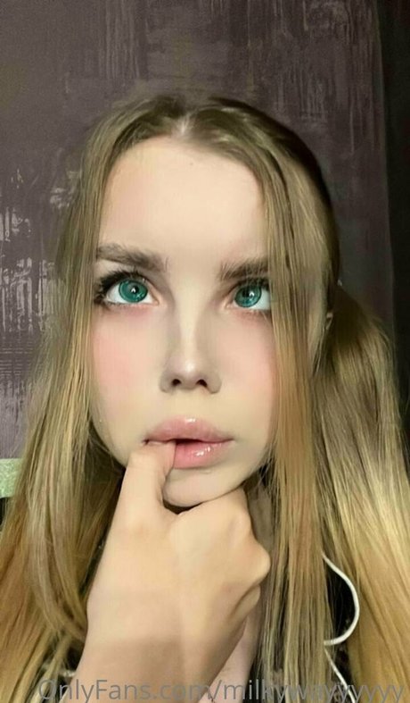 flora belll porn model photo