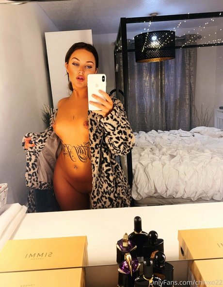 chloxo22 nudes actress pictures