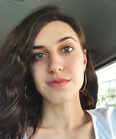 Sophie Sommers beautiful pornstar picture