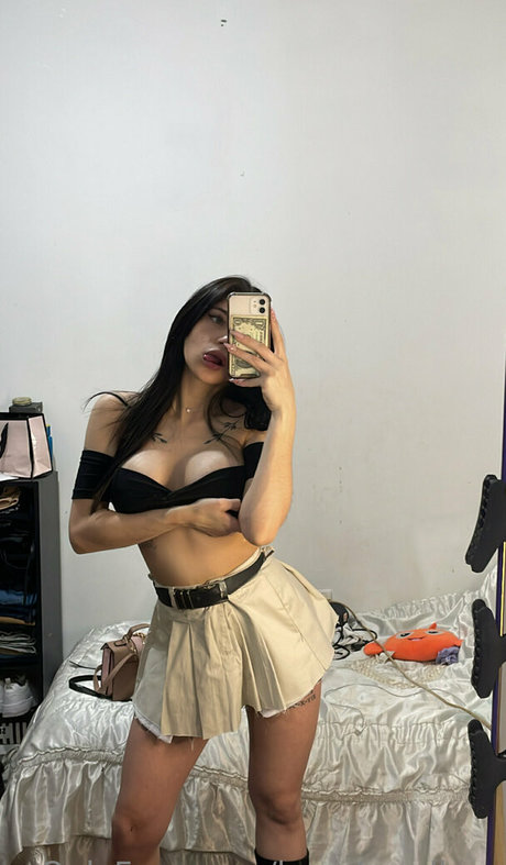 byantonellaar star nudes photos