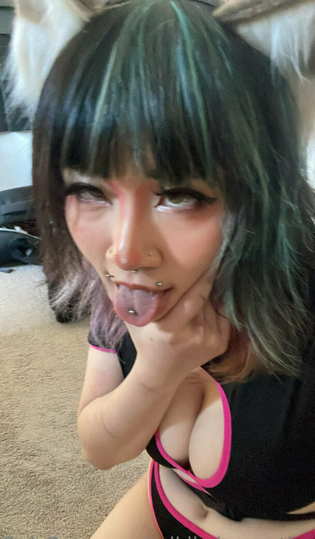 mikiisdamnation pornstar pretty pic