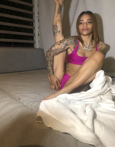 Charliebhustle_ model beautiful images