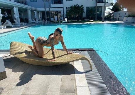 Charliebhustle_ model adult picture