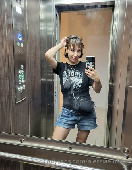 alessiaelfiefree adult model photos