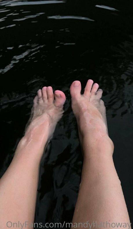 mandyhathoway model pretty pics