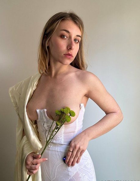 mekennaharchives nude star pictures