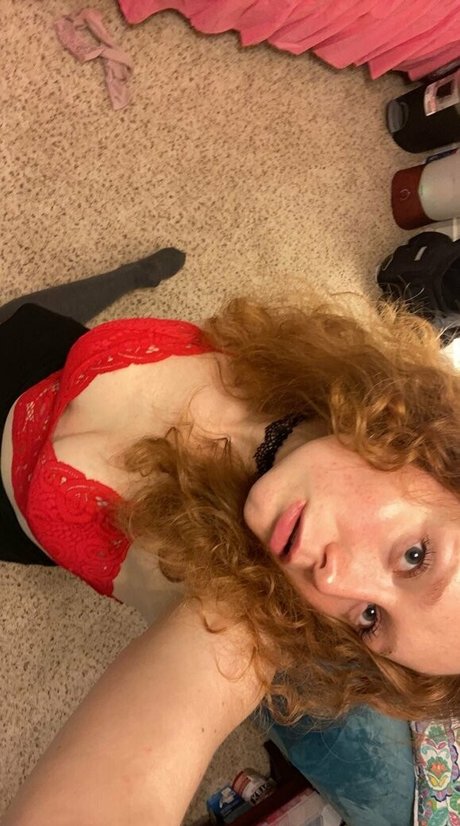 lilmissredfox69 sexy model photos