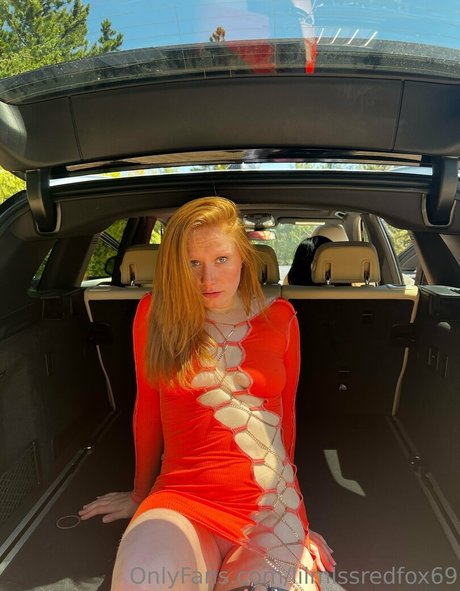 lilmissredfox69 sexy star img