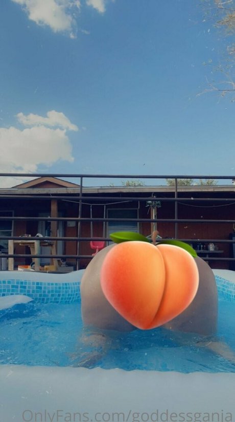 thick blonde onlyfans hot nude picture