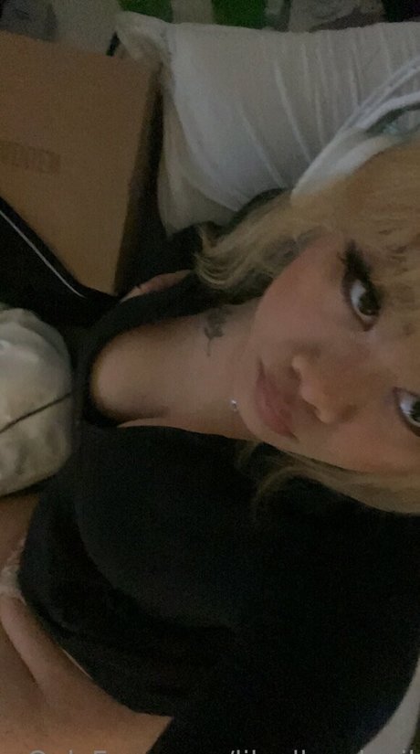 Lilyellowdevil model nice images