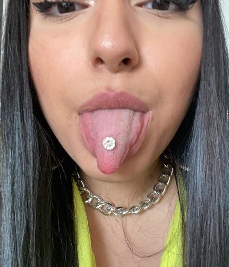 Raxien model top pic