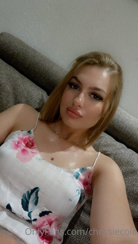 chessiecole model nice photos