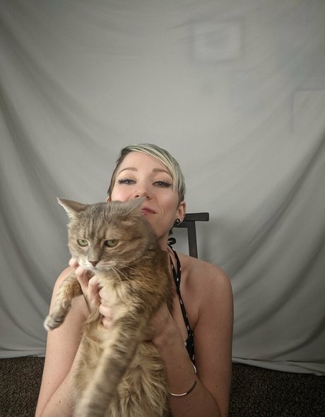 ikuyikuy erotic pornstar photo