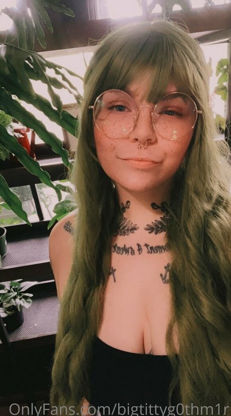 bigtittyg0thm1r nudes actress images