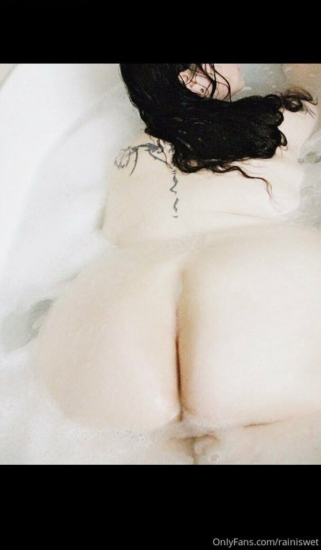 RainIsWet nudes star pic