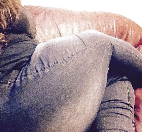 RainIsWet art pornstar archive