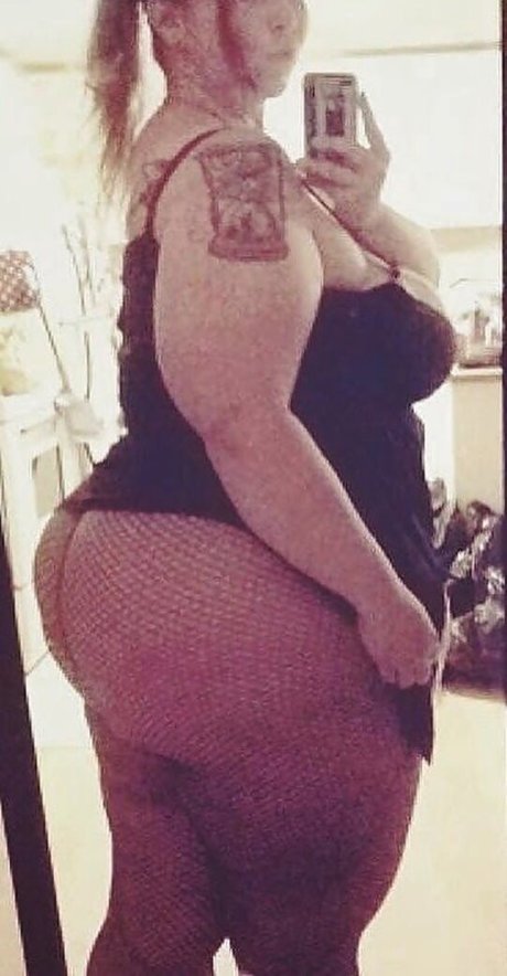 RainIsWet best model photo