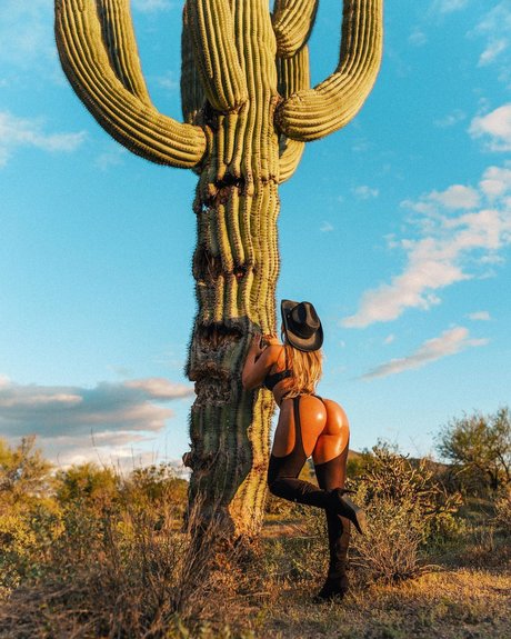 pool threesome onlyfans beautiful porn pictures