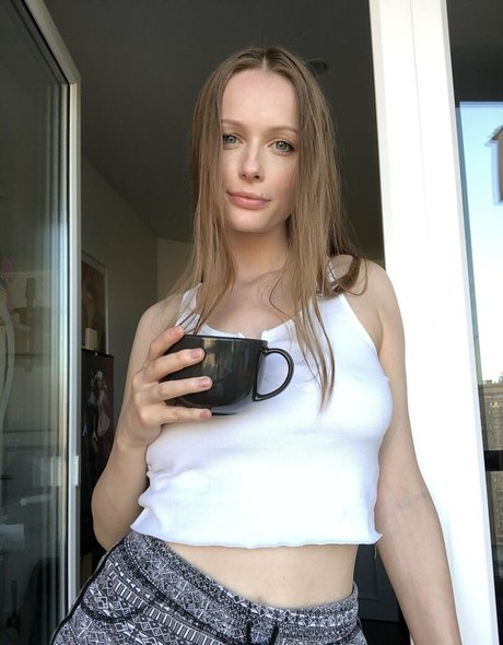 trans girl onlyfans best picture