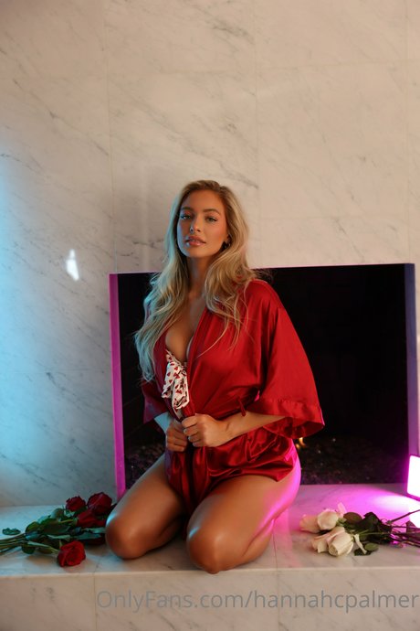Hannah Palmer star erotic image