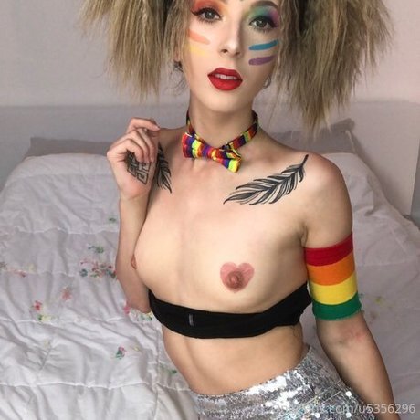 JadeVow sex model pics