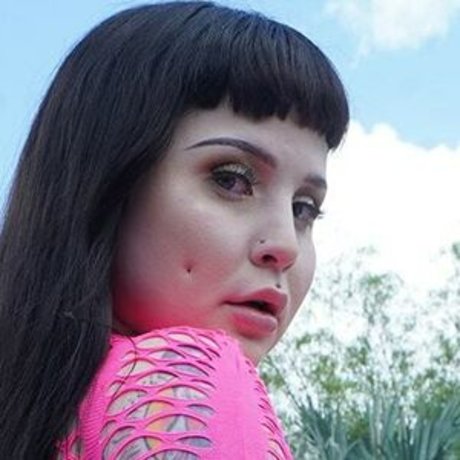 Olivia Vee model nudes photos