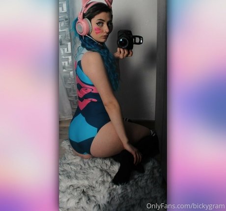 female popular onlyfans porn photos