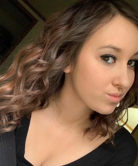 Sahara Summer model nudes pic