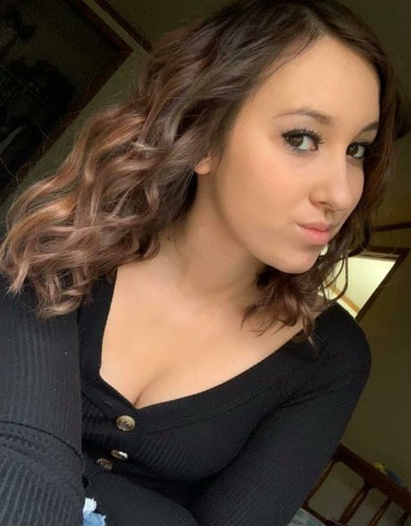 Sahara Summer erotic actress image