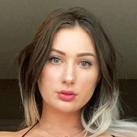 Trapqueenofdarkness nude model image