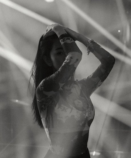 female influencer onlyfans art porn photo