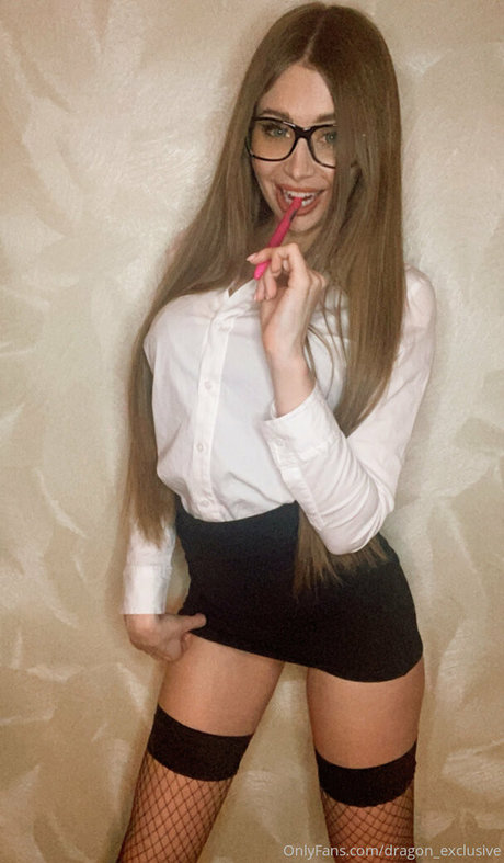 Dragon Exclusive erotic actress pic