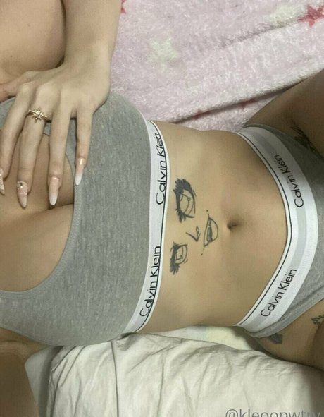 female influencer onlyfans sexy nude photo