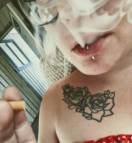 tryxieq pretty model photo