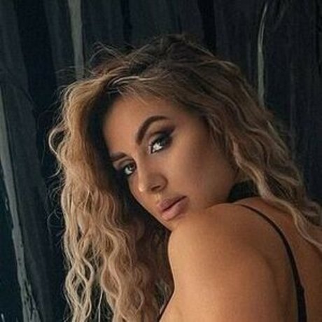 Mira Baglioni star beautiful gallery