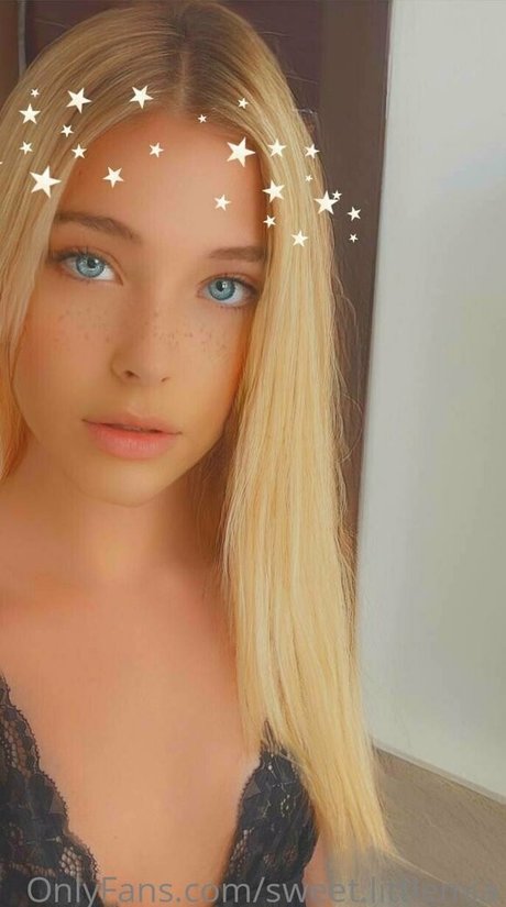 Sweet Little Mia beautiful actress pic