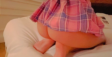 Sweet Little Mia pornstar nude pic