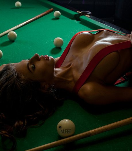 Daria Shy model hot photo