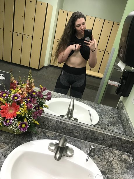 Feisty Vee model nice image