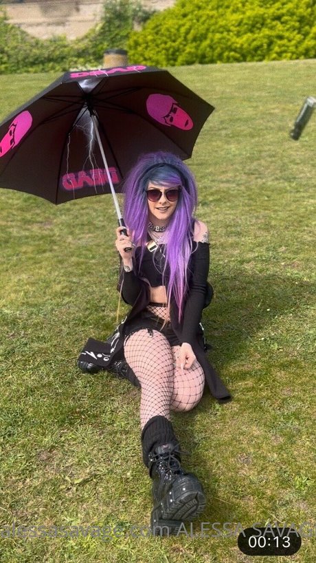 Alessa Savage model sexy photos