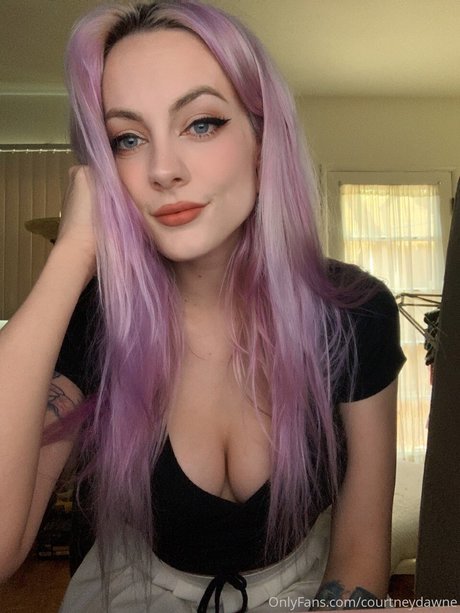 Courtney Dawne pretty actress img