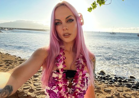 Courtney Dawne star hot picture