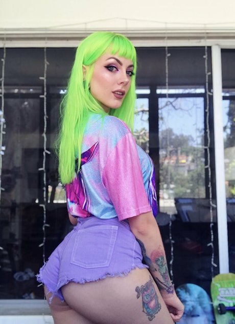 Courtney Dawne hd model img