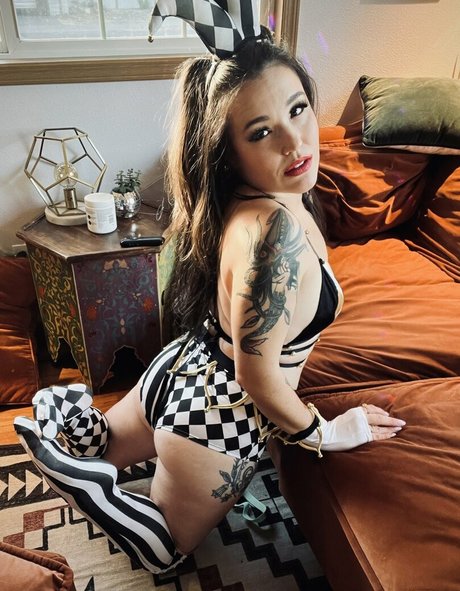 house feminist perfect star image