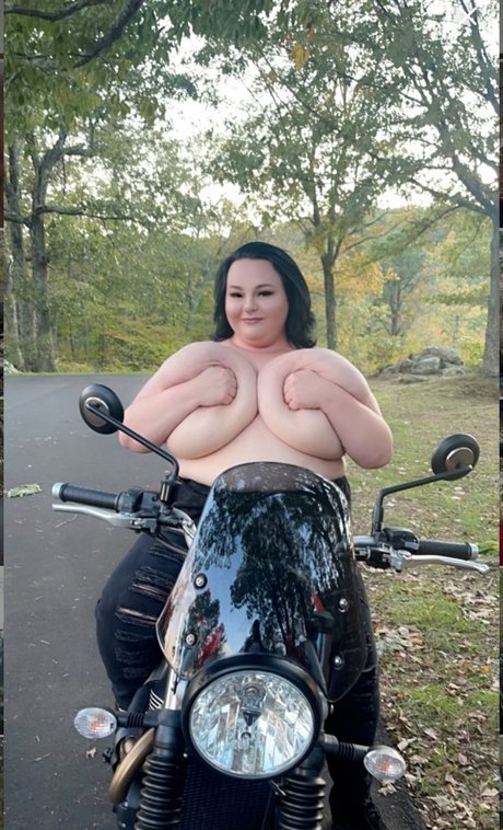 curvy kitty onlyfans nude gallery