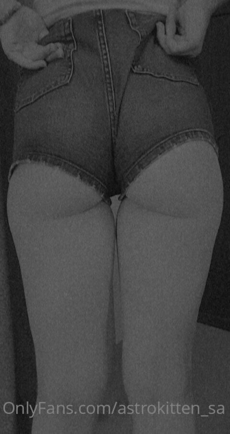 Astrokitten sa model pretty photo